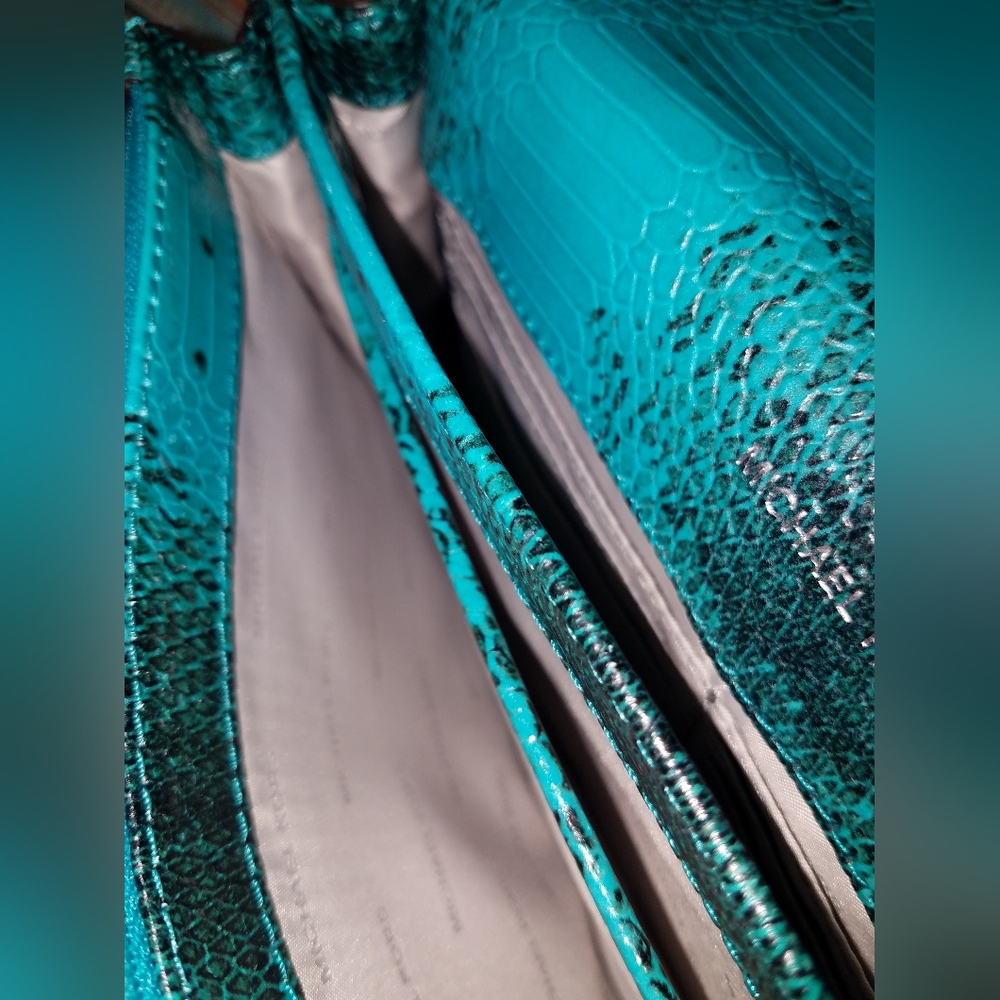 Michael Kors Tile Blue Python Embossed NWOT Crossbody Purse - Picture 12 of 16